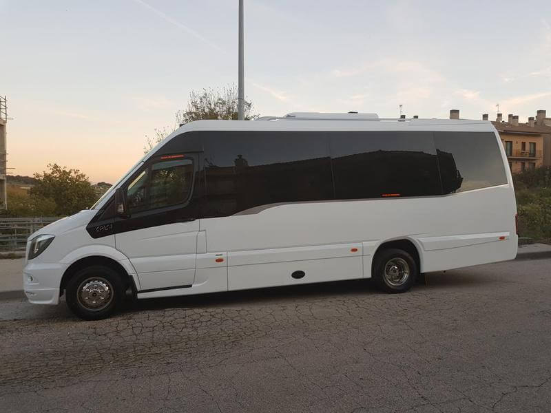 Hire a 22 seater Minibus  (MERCEDES SPICA 2017) from TRANSMITOUR MADRID S.L in SAN SEBASTIAN DE LOS REYES 