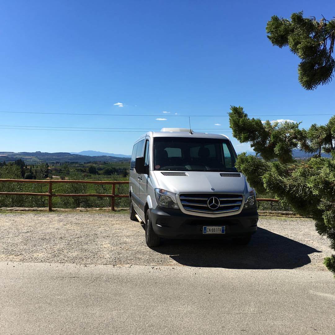 Noleggia un 8 posti a sedere Minivan (Mercedes - Benz Sprinter 2019) da Tuscany Taste Tour a Cecina 