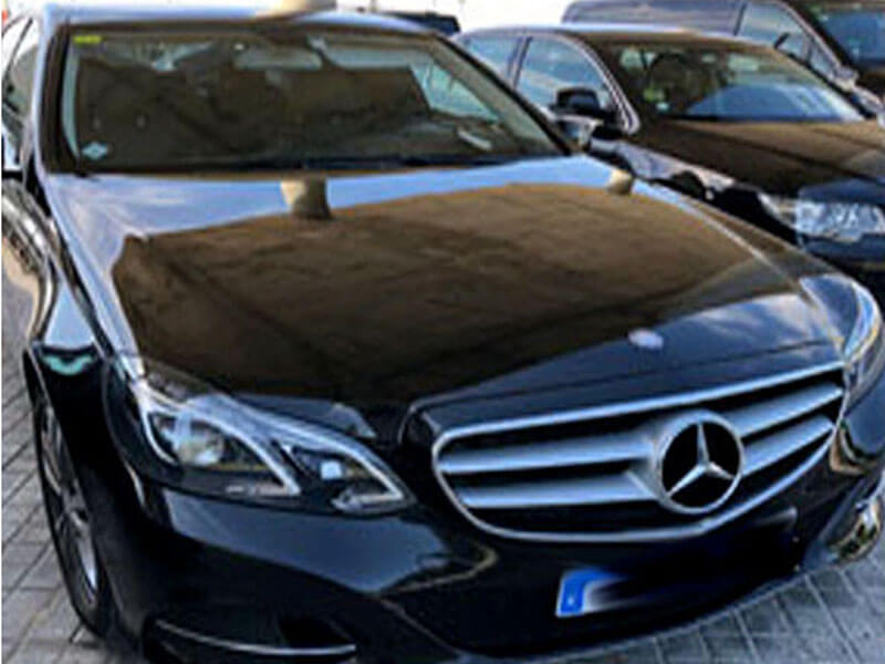 Hire a 4 seater Limousine or luxury car (Mercedes  Clase E 2019) from VIP MONTPE TOURS in Oviedo 