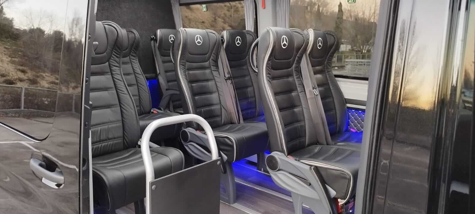 Alquila un 9 asiento Minibus  (Mercedes Benz Sprinter 2024) de Xacobus Transfers & Tours S.L.U en A Coruña 