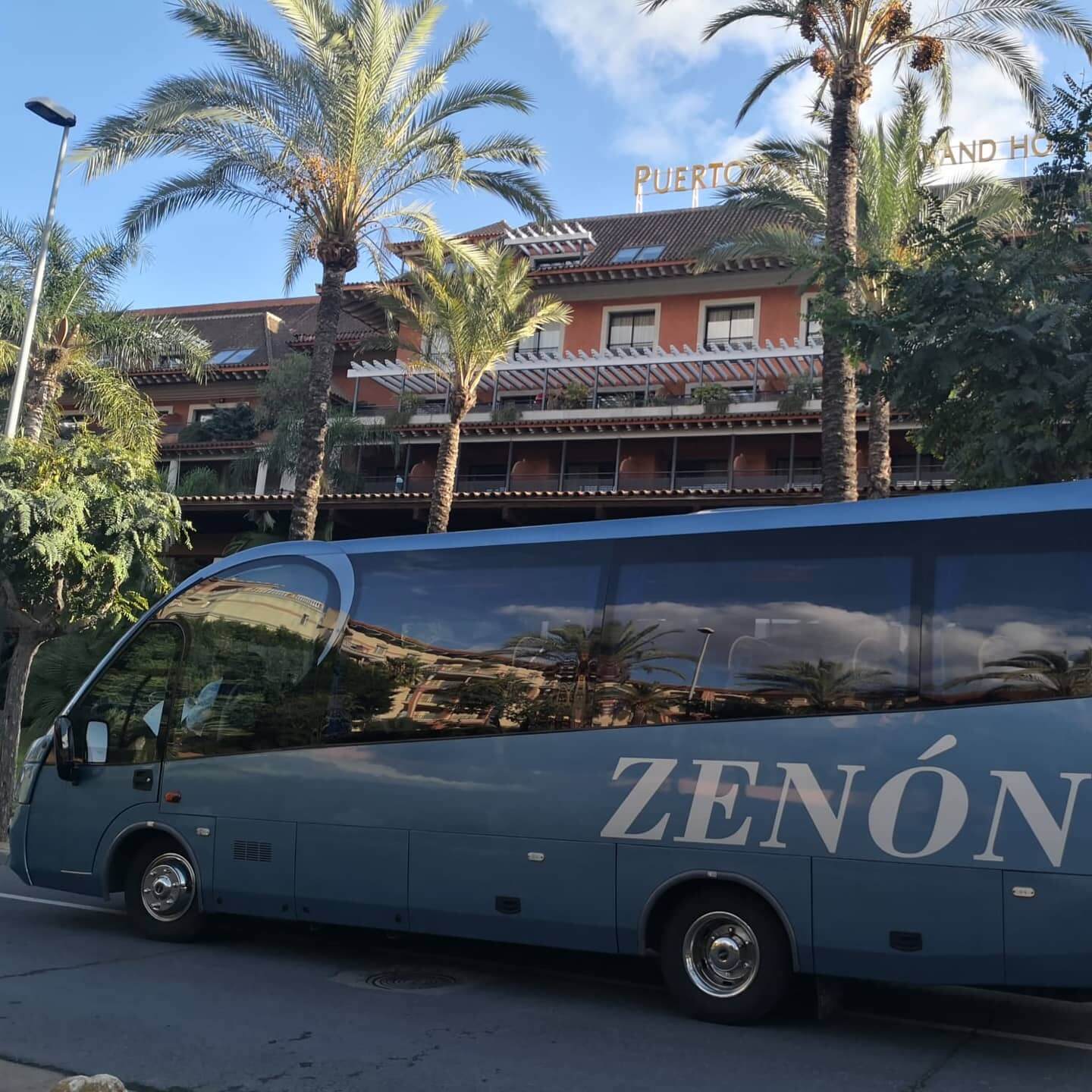 Rent a 31 seater Midibus (IVECO MAGO INDICAR 2 2011) from TRASPORTE VIAJES ZENON from LEPE 