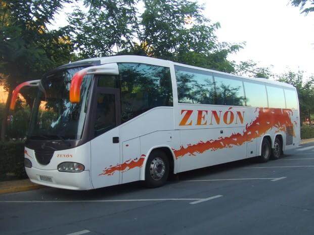 Rent a 49 seater Standard Coach (VOLVO NOGE TURING 2011) from TRASPORTE VIAJES ZENON from LEPE 