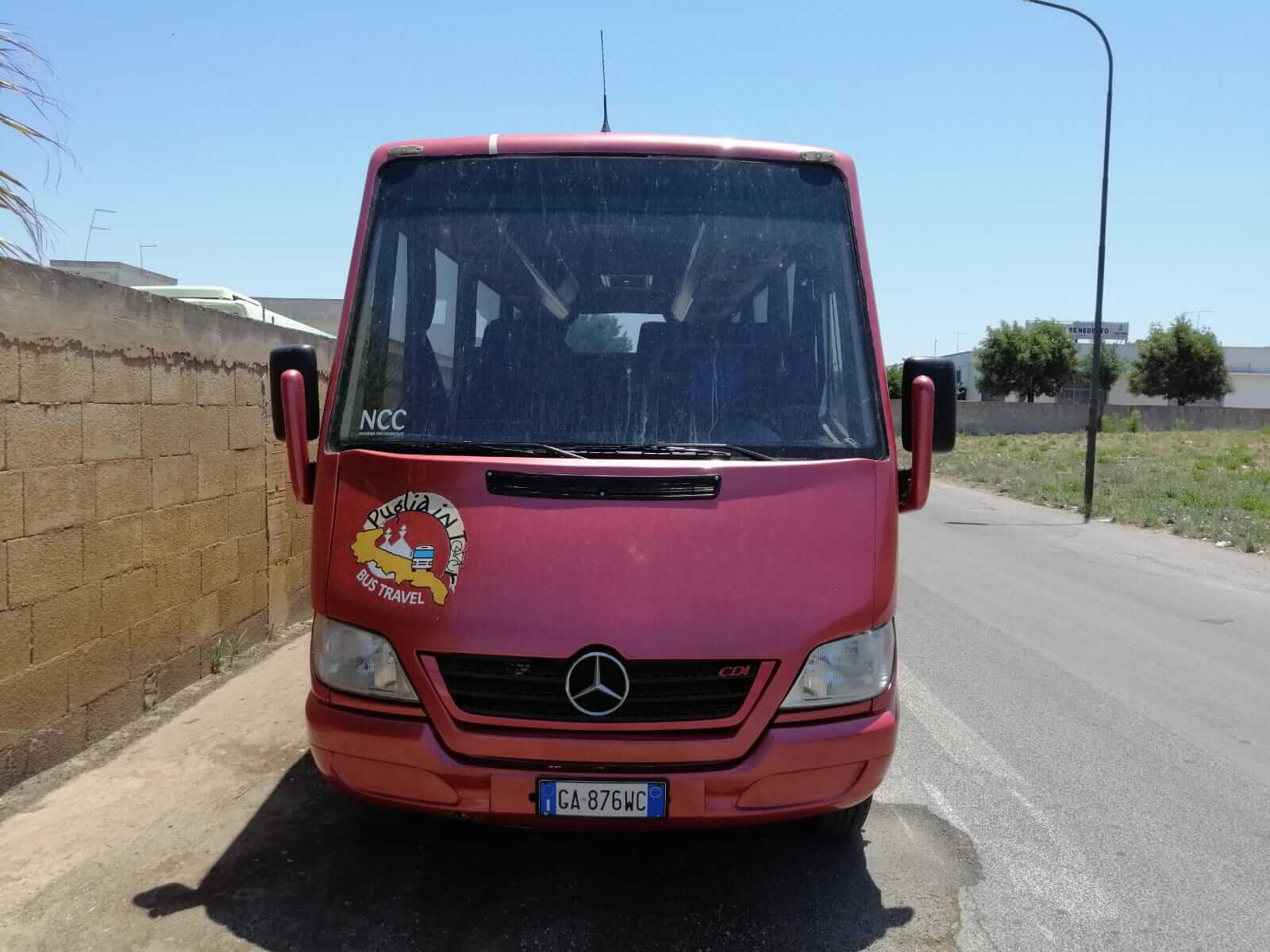 Hire a 19 seater Minibus  (Mercedes Daimlerchrysler ag mb 616 cdi/60 nc n 2003) from Puglia in tour bus travel s.r.l in Martina Franca  