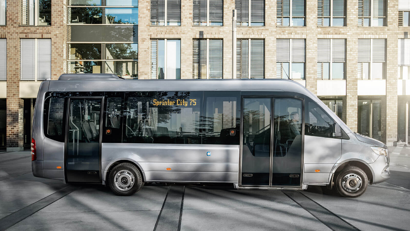 Alquila un 15 asiento Minibús (Mercedes Sprinter 2008) de Oad Bus en Lijnden 